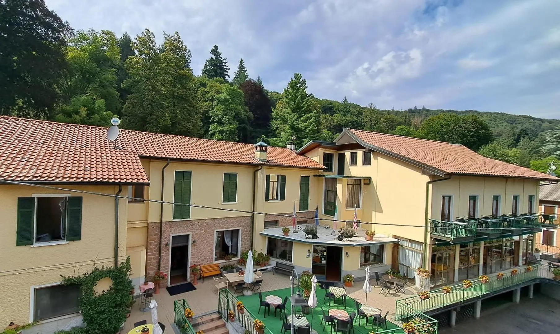 Hotel Vittoria Essential Comfort & Ristorante 마르지오 0*,