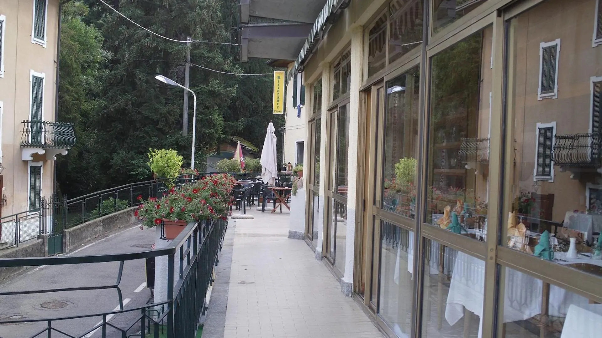 Budget Hotel Vittoria & Ristorante Marzio Italy