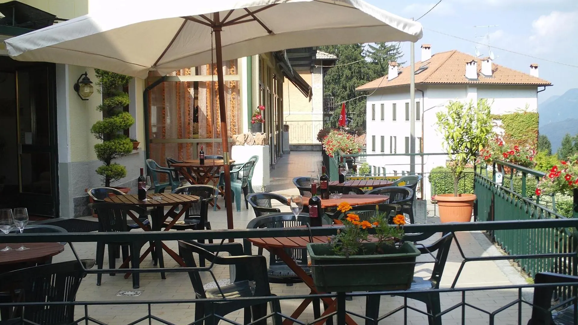 Budget Hotel Vittoria & Ristorante Marzio 0*,  Italy